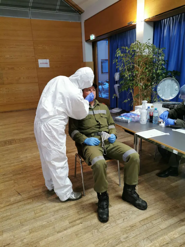 Unterstützung bei den Massentests 5