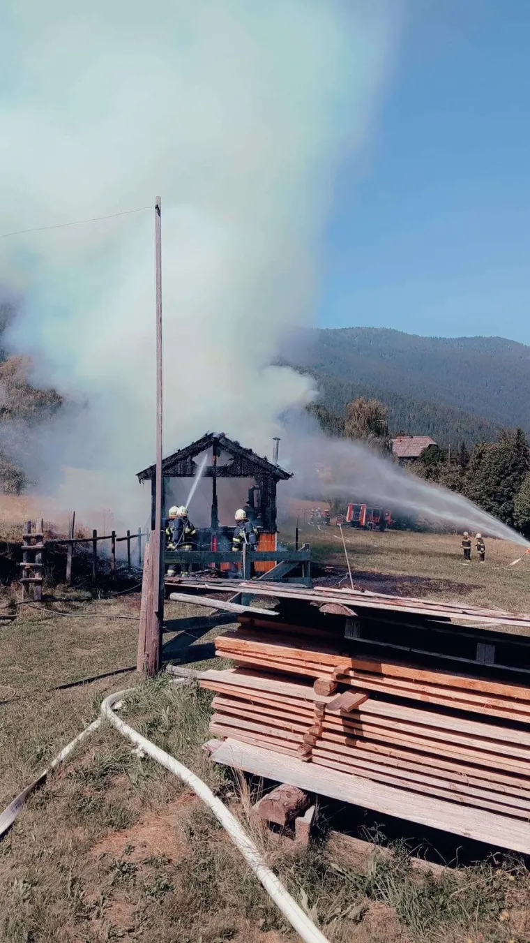 Brand Nebengebäude 12