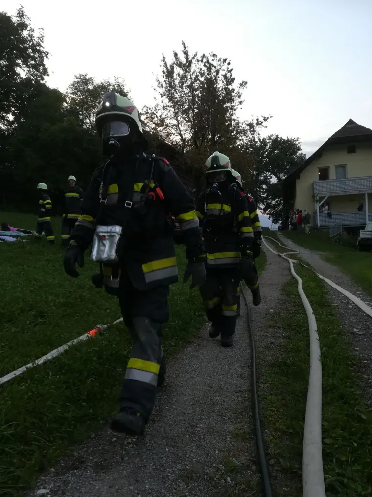 Übung: Personenrettung: Gebäudebrand 11